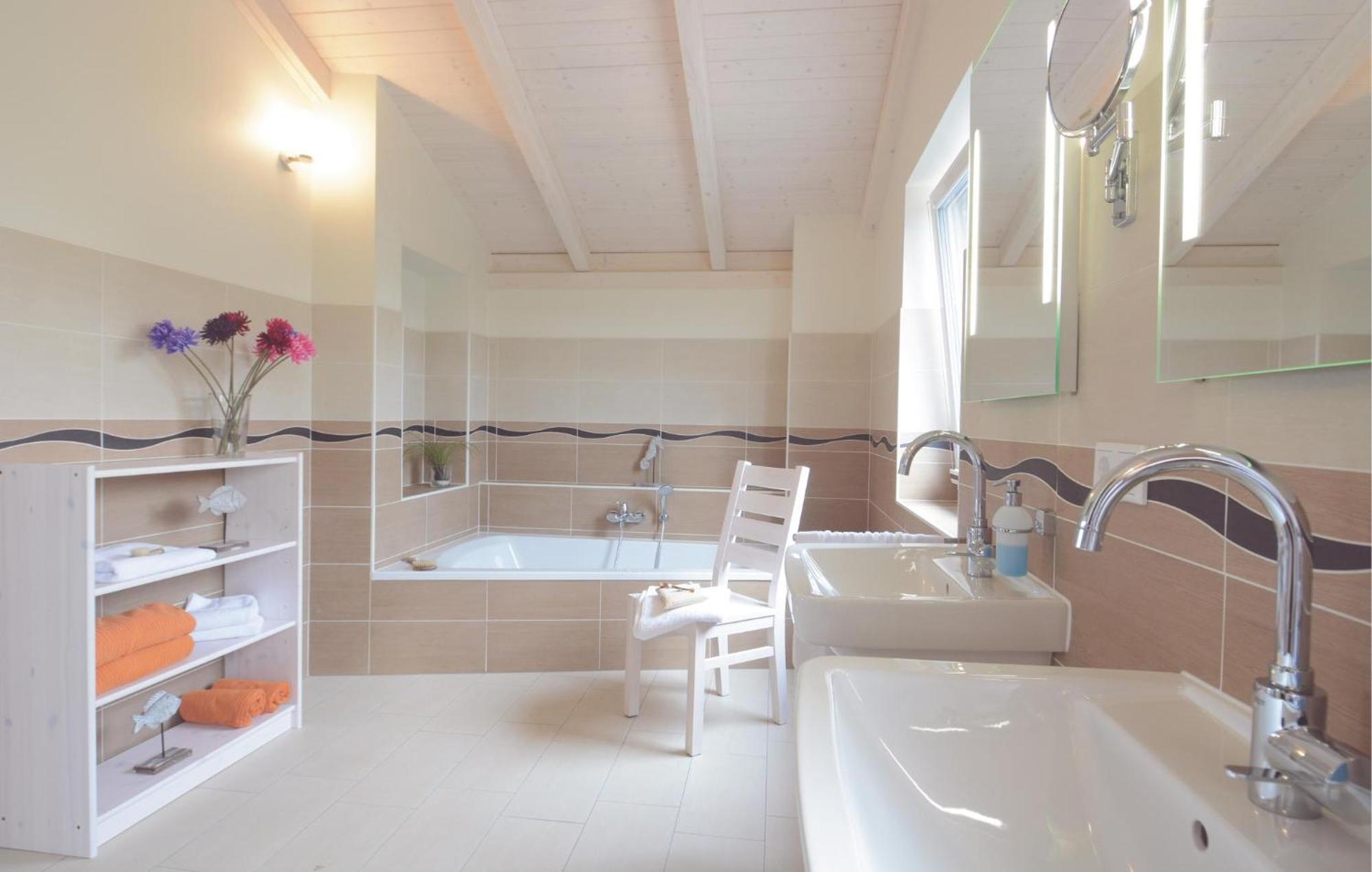 3 Bedroom Cozy Home In Dagebüll エクステリア 写真